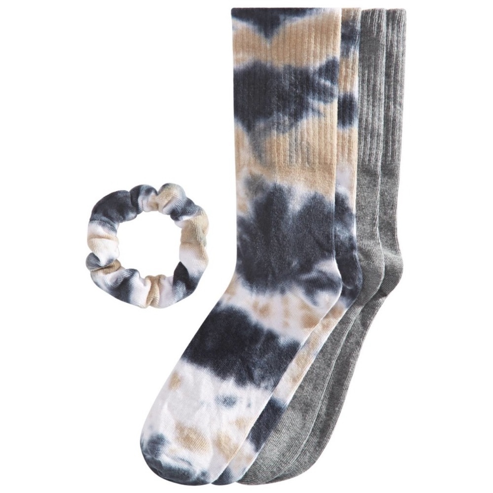 JENNI 2 Pair Crew Socks & Scrunchie Set
(246)